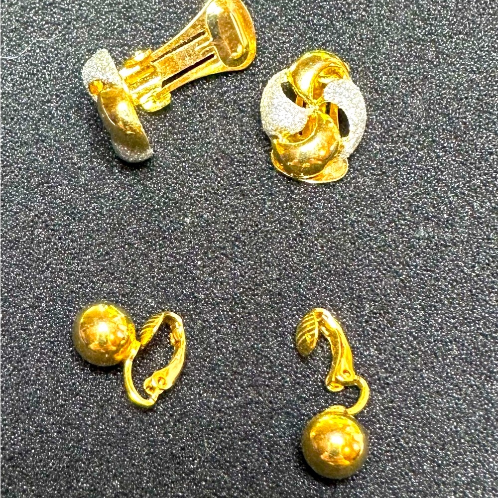 Vintage Clip on earrings set